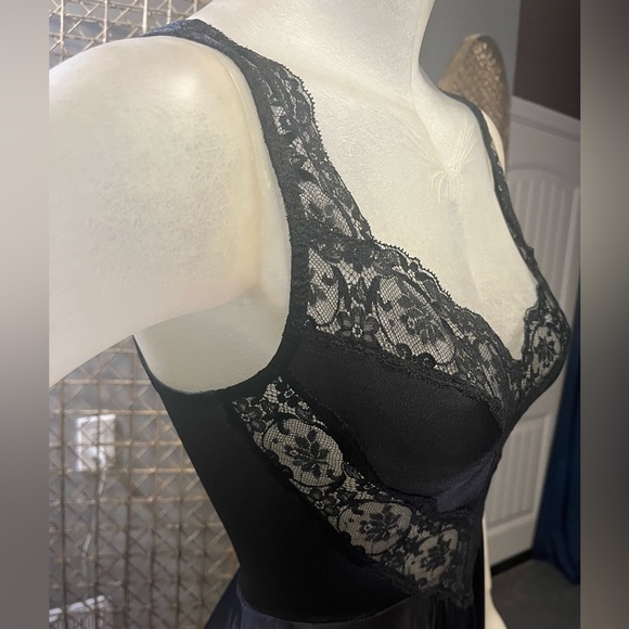 Gorgeous Rare Vintage Olga Black slip Dress - Picture 4 of 5